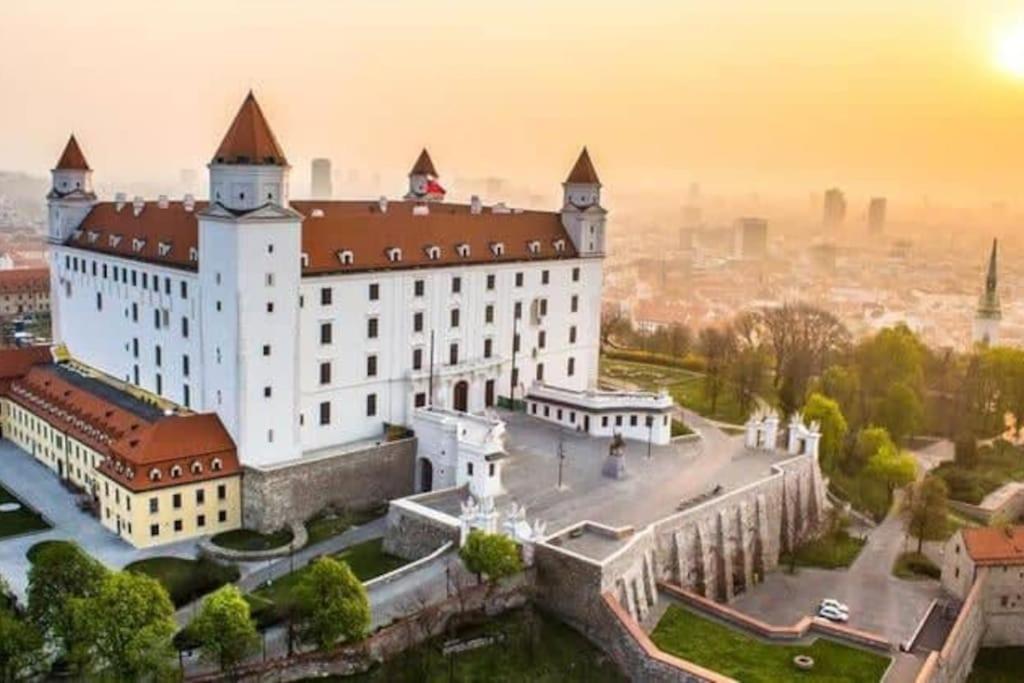 Diamond Residence In Old Town With Free Parking Bratislava Dış mekan fotoğraf