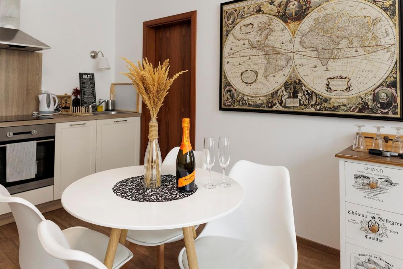 Diamond Residence In Old Town With Free Parking Bratislava Dış mekan fotoğraf