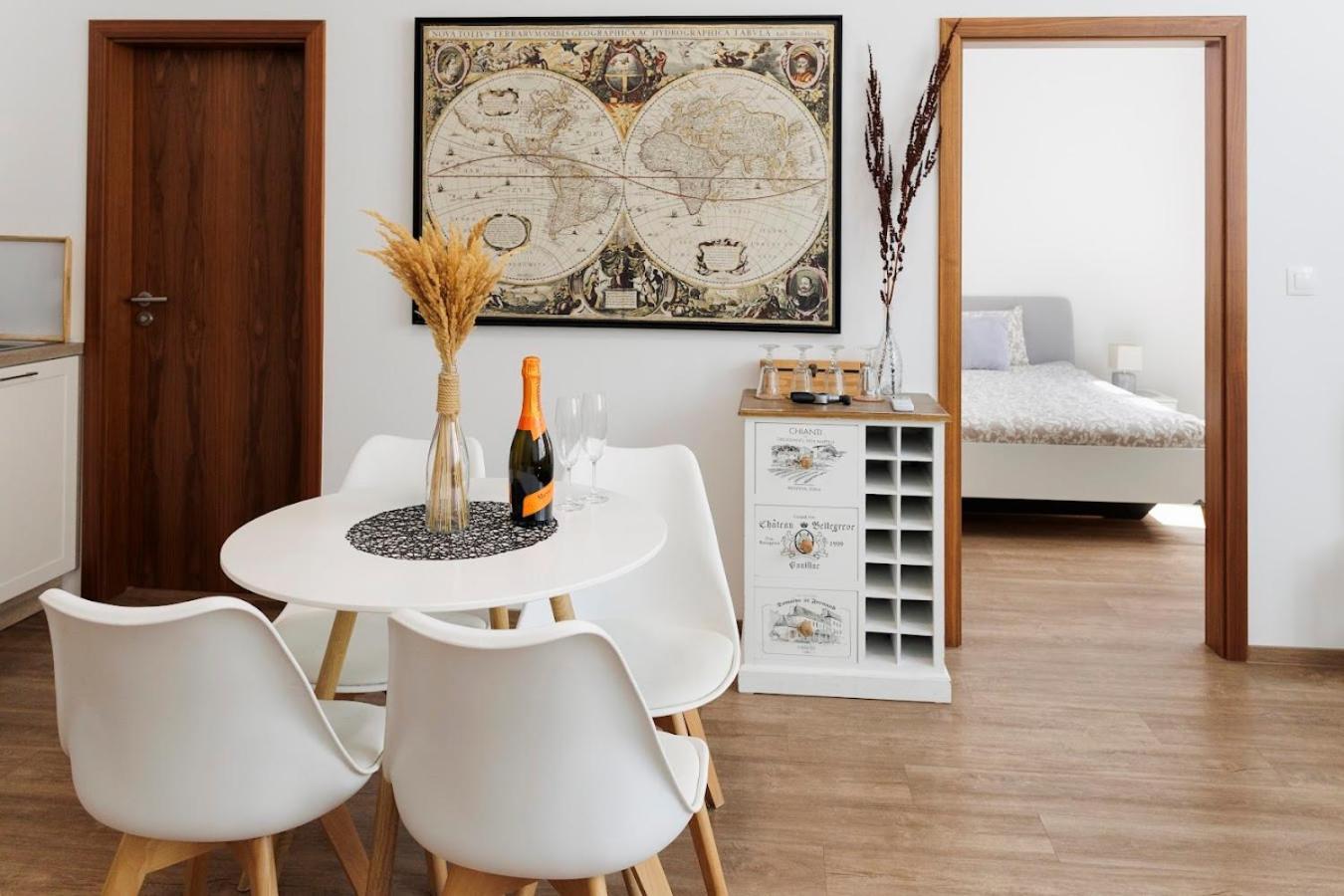 Diamond Residence In Old Town With Free Parking Bratislava Dış mekan fotoğraf