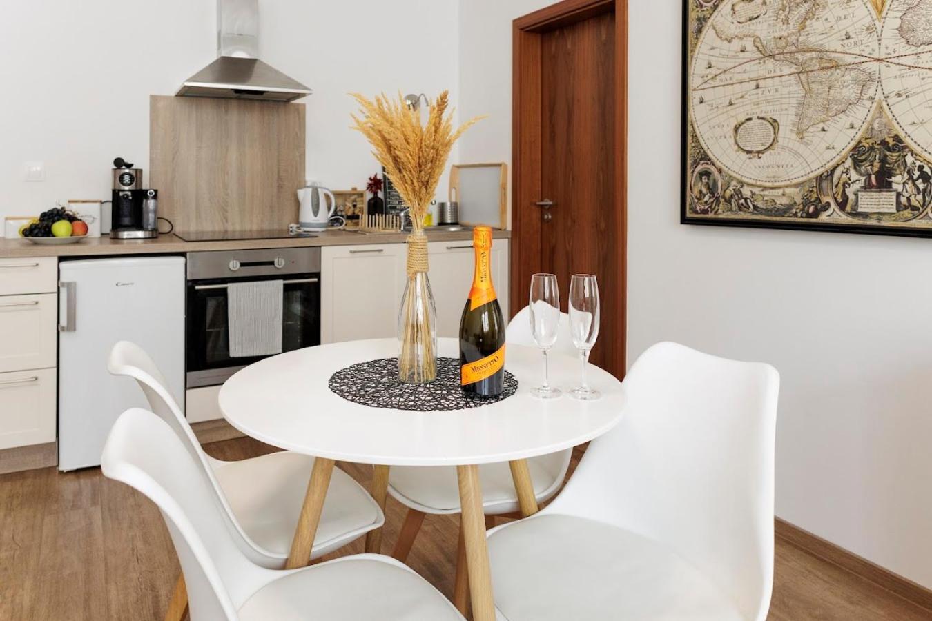 Diamond Residence In Old Town With Free Parking Bratislava Dış mekan fotoğraf
